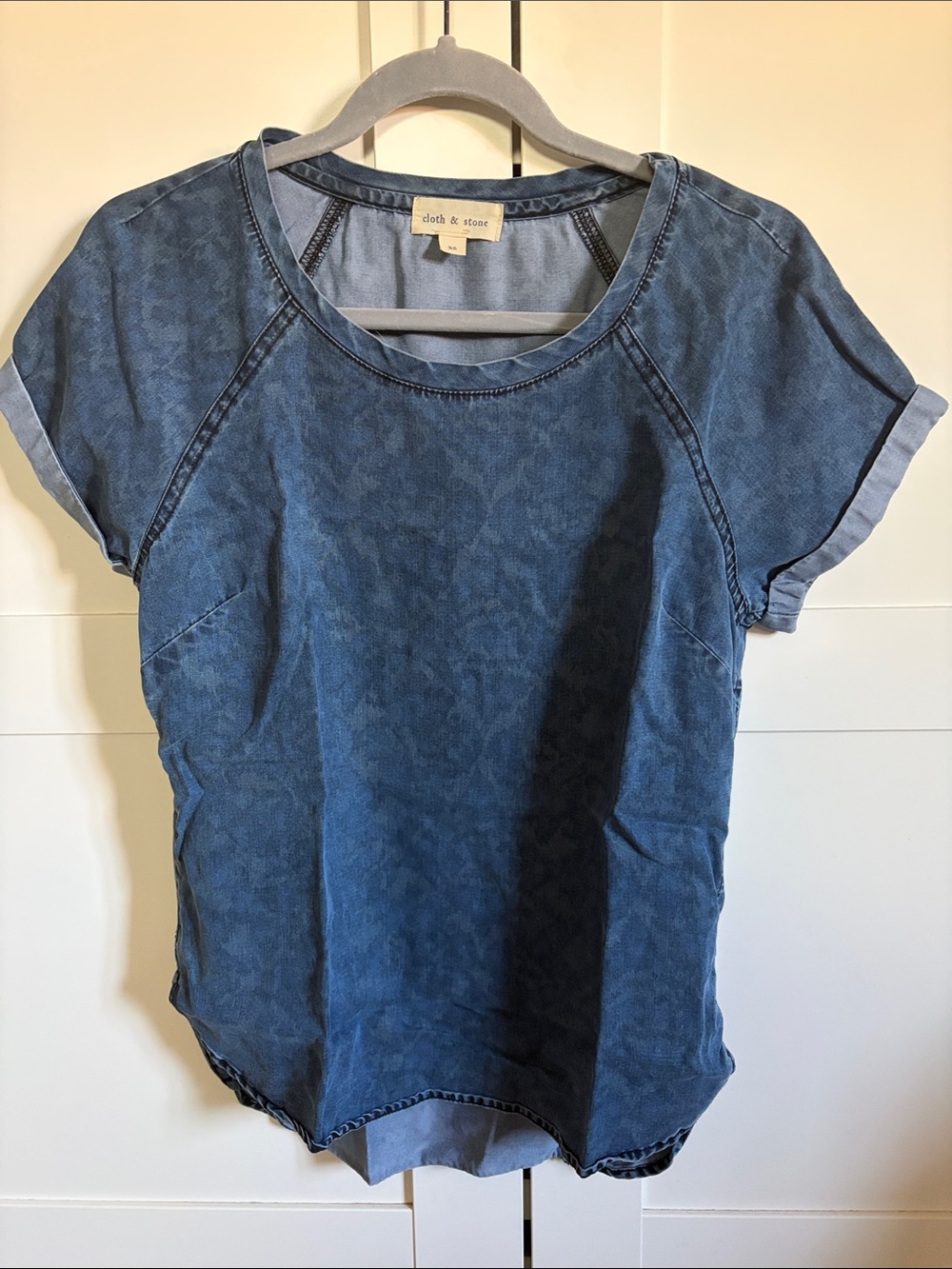 cloth & stone Washed Indigo Short Sleeve Chambray Tee